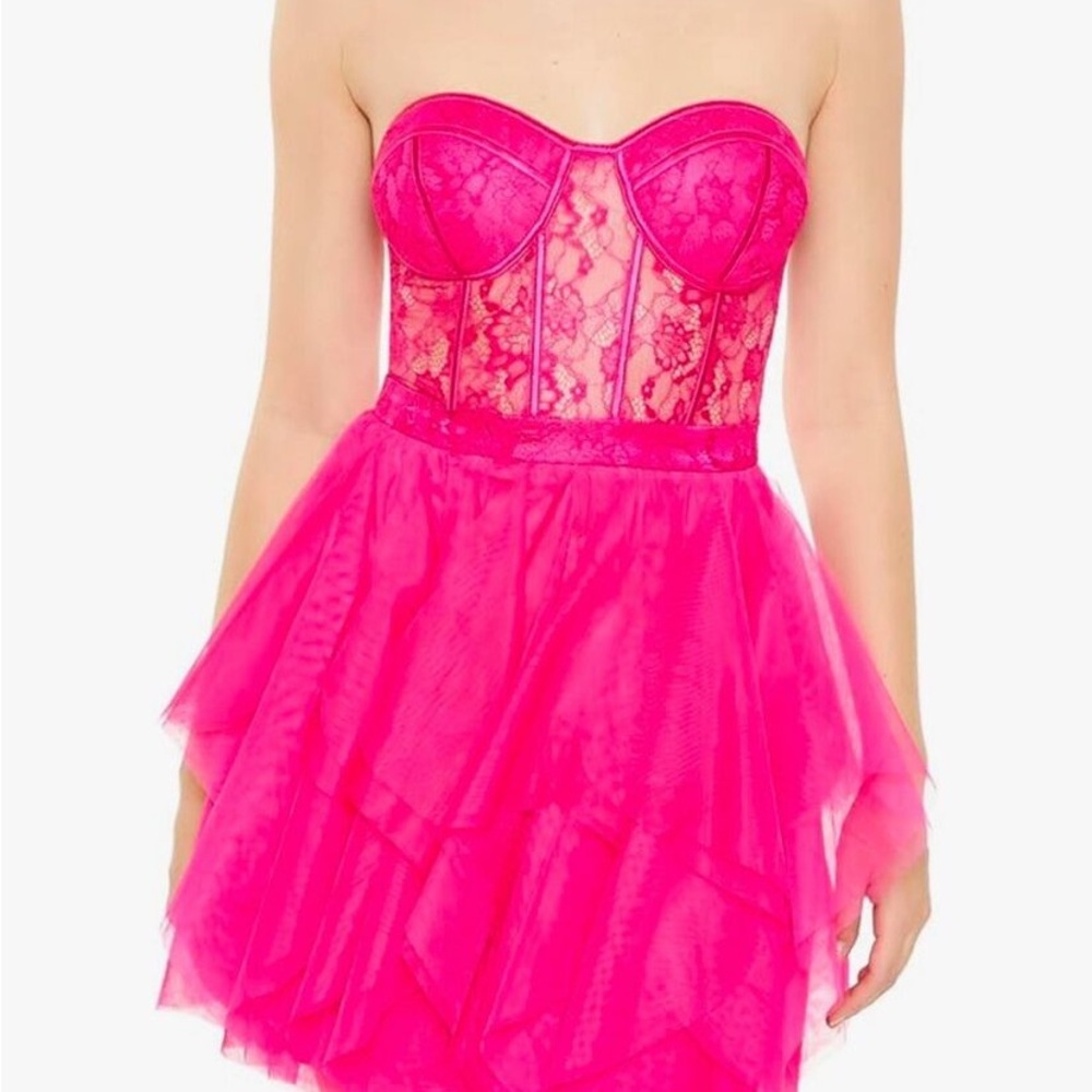 Elegant Pink Lace Strapless Dress